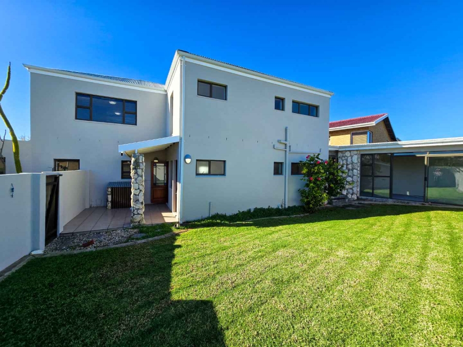 4 Bedroom Property for Sale in Stilbaai Wes Western Cape
